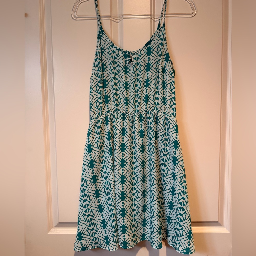 Francesca’s Teal and White Boho Flowy Keyhole Summer Dress